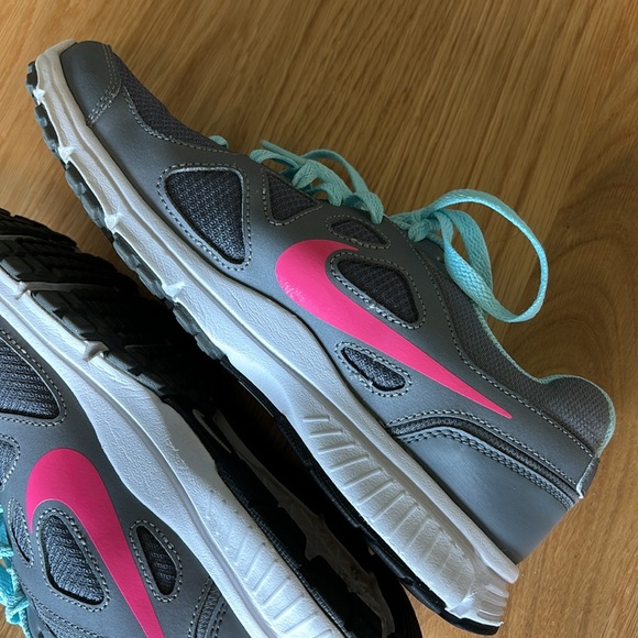 Nike Revolution Running Shoe - Picture 7 of 10